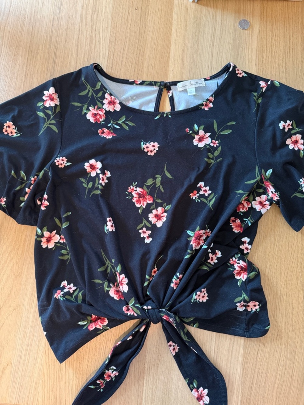 nine britton black Floral Front-Tie Crop Top